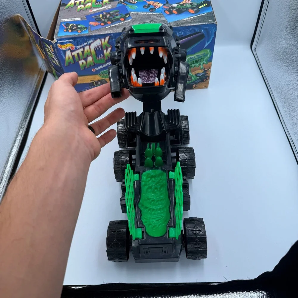 1992 Hot Wheels Attack Pack Slime-inator Cement Truck w/ Box Incomplete